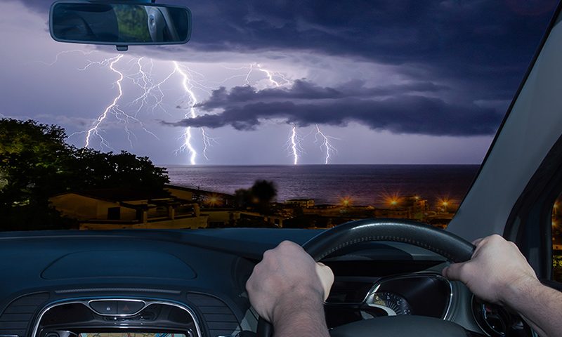 Top tips for driving in a thunderstorm