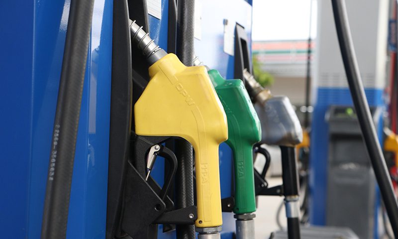 Image Caption Do supermarket fuel offers penalise low-income motorists?