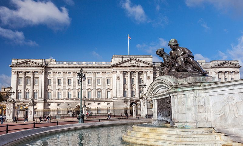 Buckingham Palace causes 34 accidents a year