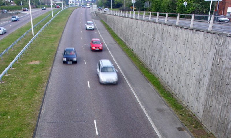 Reckless motorist drives with no hands on the wheel