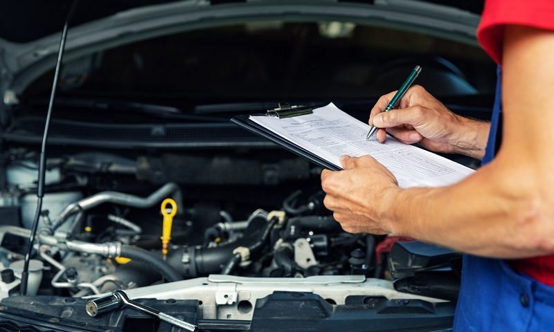 Car mechanic